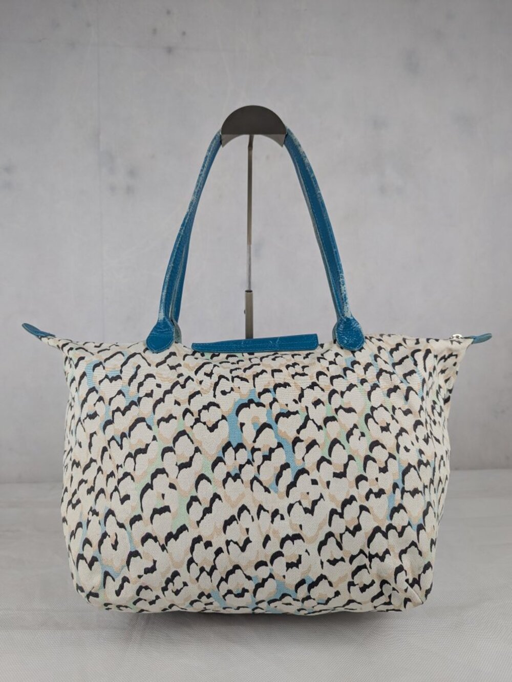 Used Longchamp Le Pliage Leopard Print Tote Shoulder Bag White. - Picture 2 of 14
